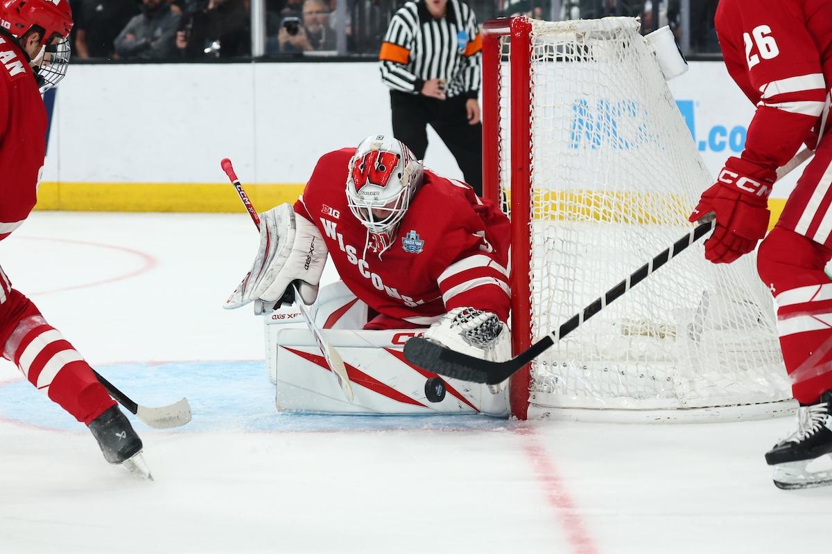 Wisconsin goalie Daniel Hauser