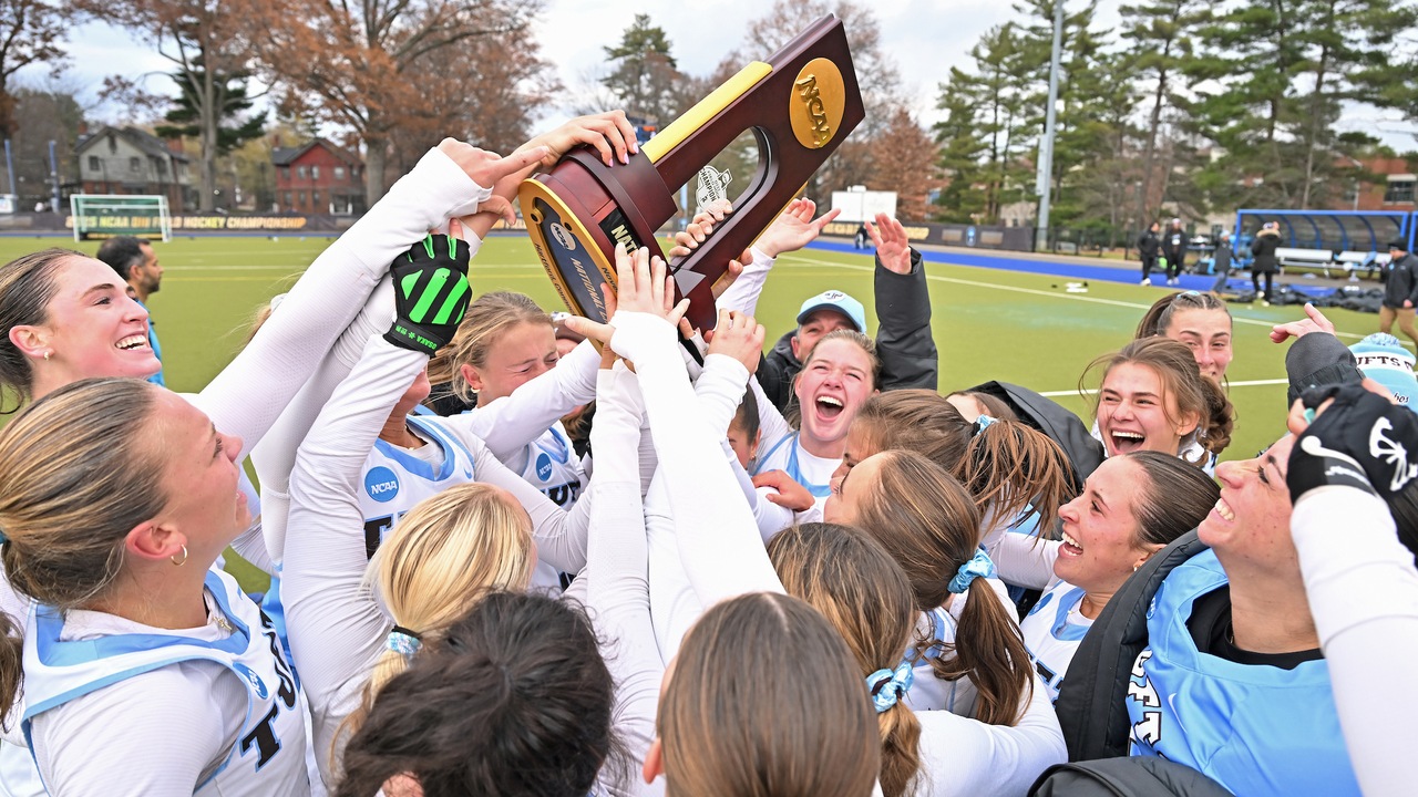 Tufts wins the 2025 DIII field hockey championship